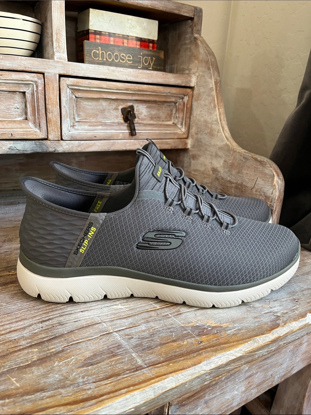 🩶 NWOT Skechers Slip-Ins Summits High Range Size 12 Wide Fit Charcoal